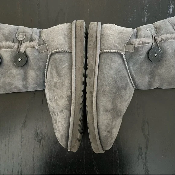 🧡GUC🧡 UGG AUSTRALIA Bailey Triplet Button Boots - Picture 9 of 15